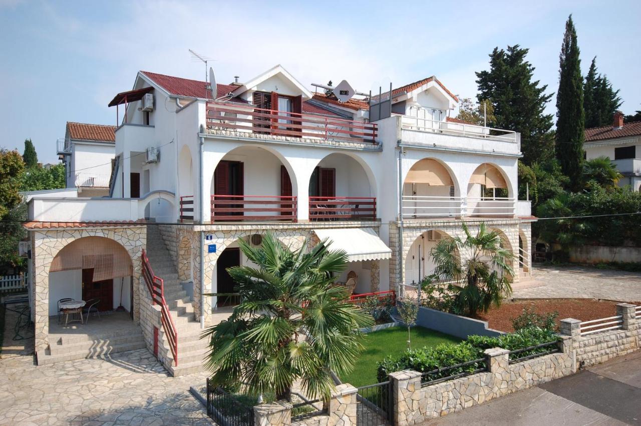 Apartment Ivan By El-Pi Tours Malinska Zewnętrze zdjęcie