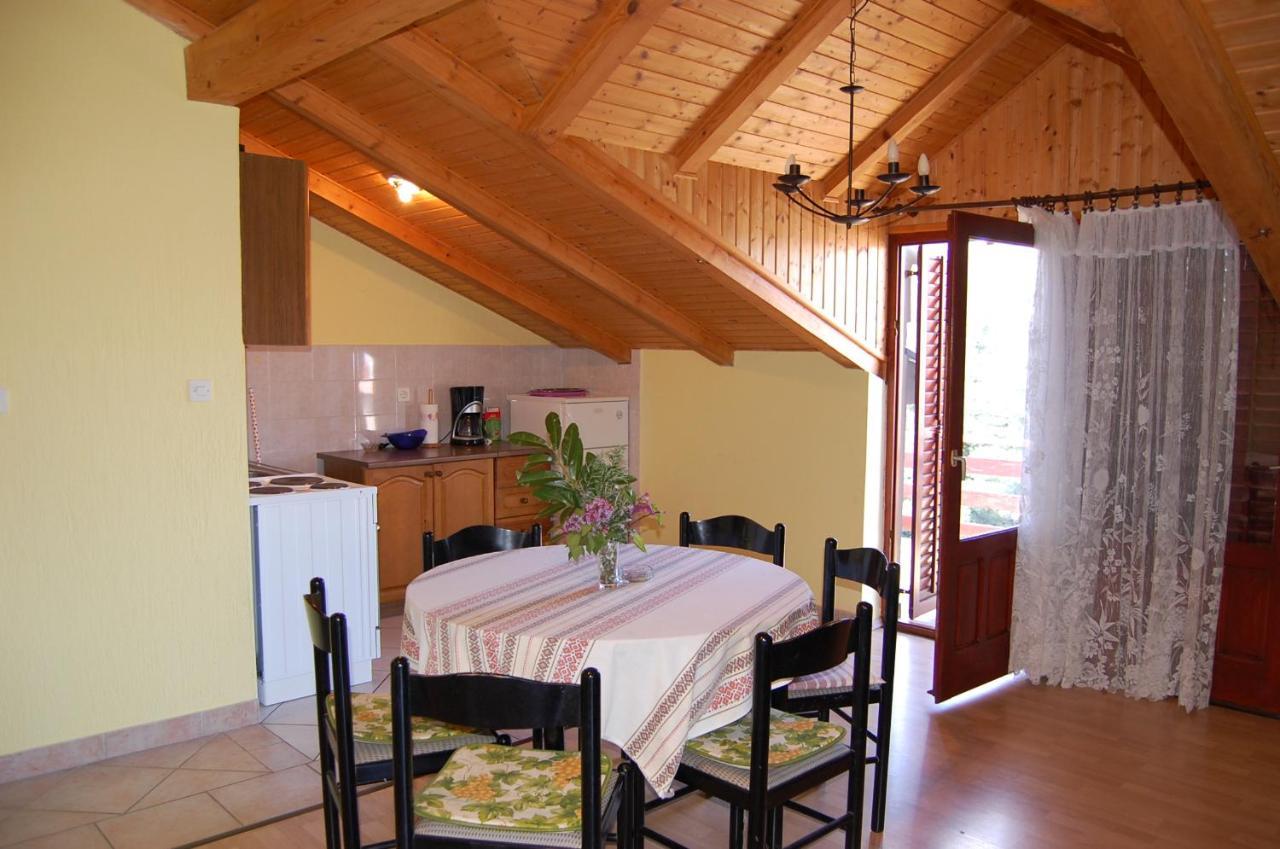 Apartment Ivan By El-Pi Tours Malinska Zewnętrze zdjęcie