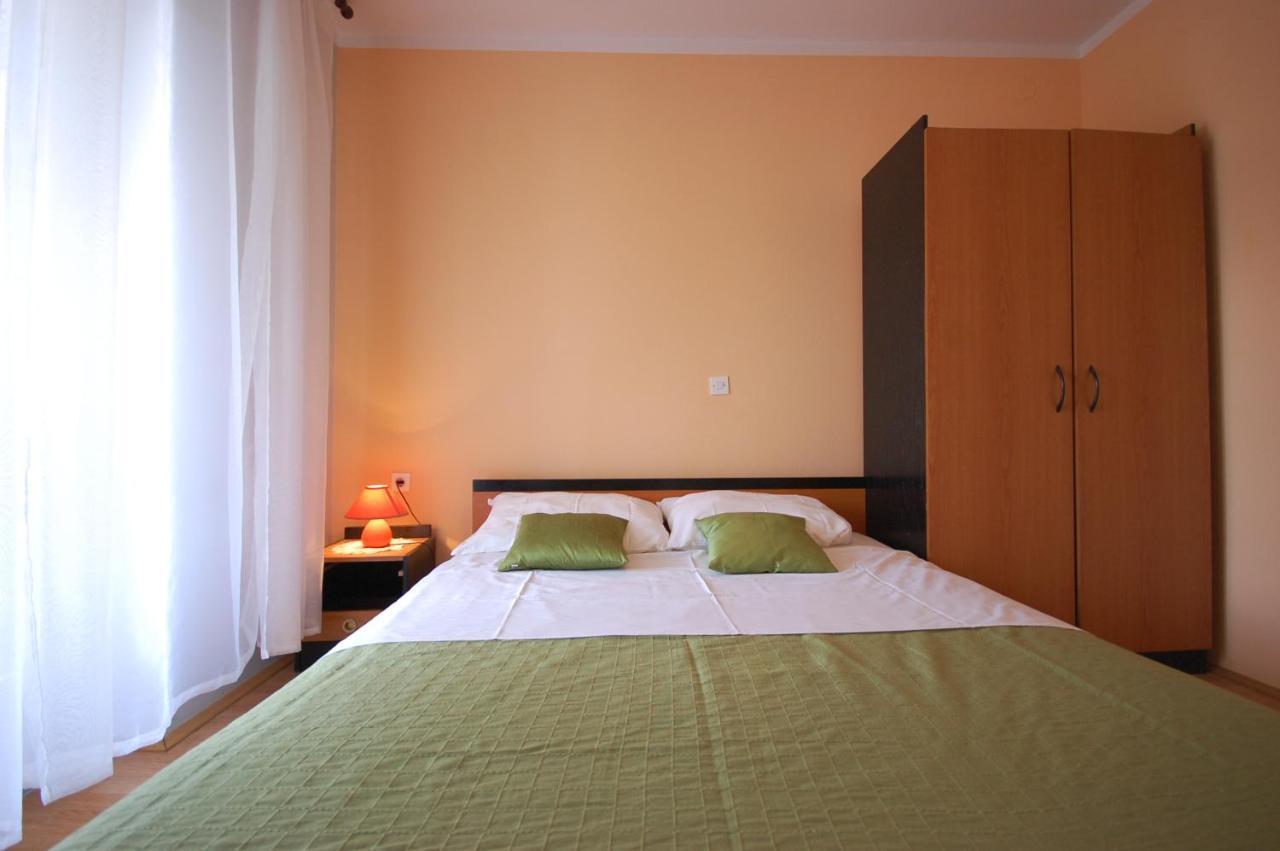 Apartment Ivan By El-Pi Tours Malinska Zewnętrze zdjęcie
